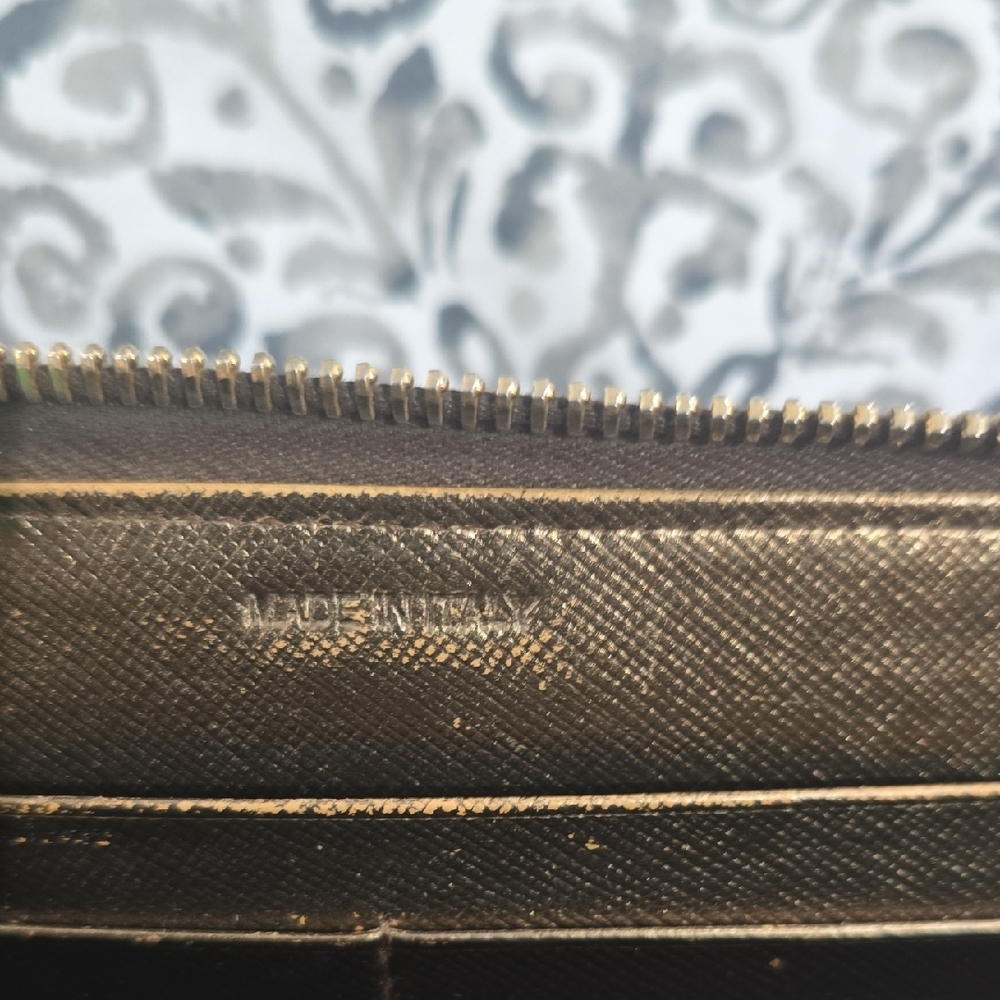 Prada Gold Metallic Wallet Sleek Design With Card Authentic - Picture 8 of 11